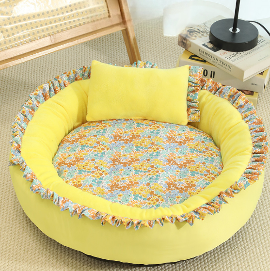 Best-Selling Soft Pet Bed | Cozy Ruffled Nest with Floral Lining (60cm Diameter)